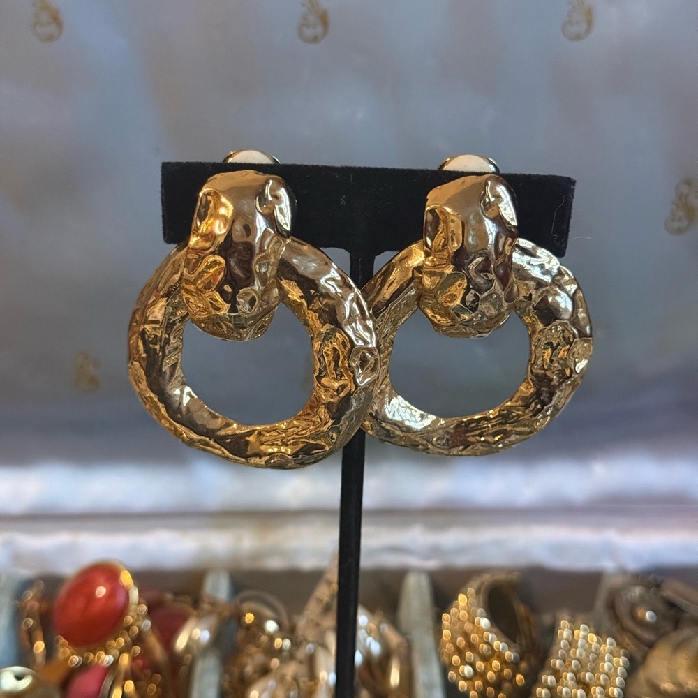 Elegant Gold Textured Hoop Earrings